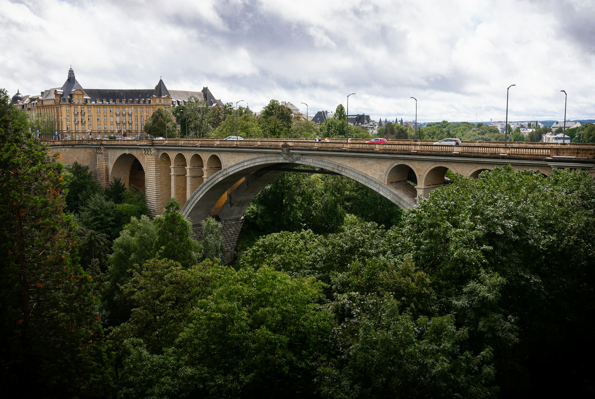 Luxemburgo (LU)